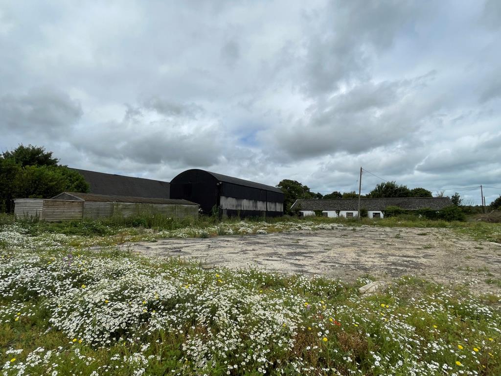 Lot: 158 - REDEVELOPMENT OPPORTUNITY - PLANNING CONSENT FOR TWO NEW BUILD DWELLINGS AND SEVEN BARN CONVERSIONS - Site of former indoor riding school